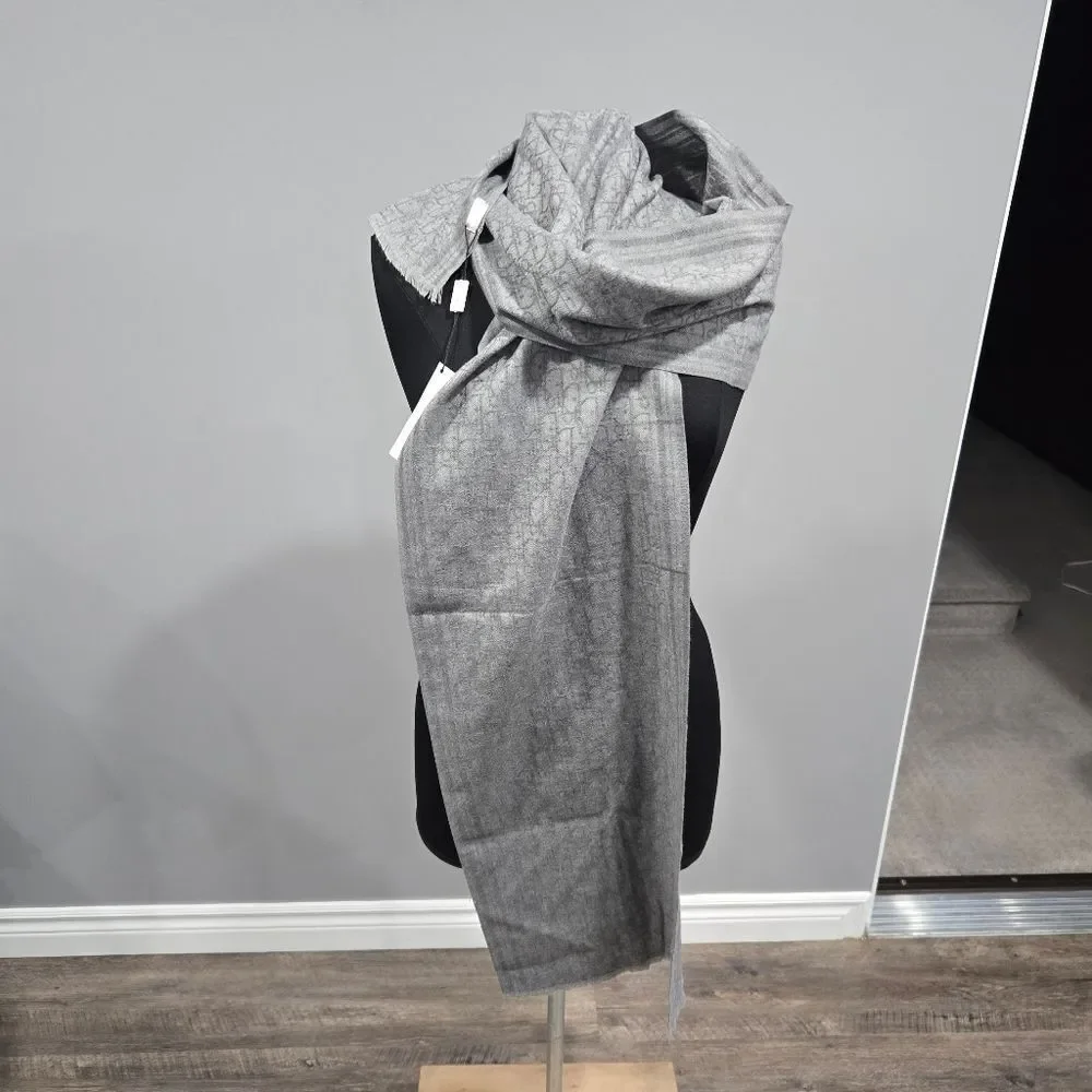 🐢 NWT Christian Dior Cashmere Trotter Scarf Grey. 80
